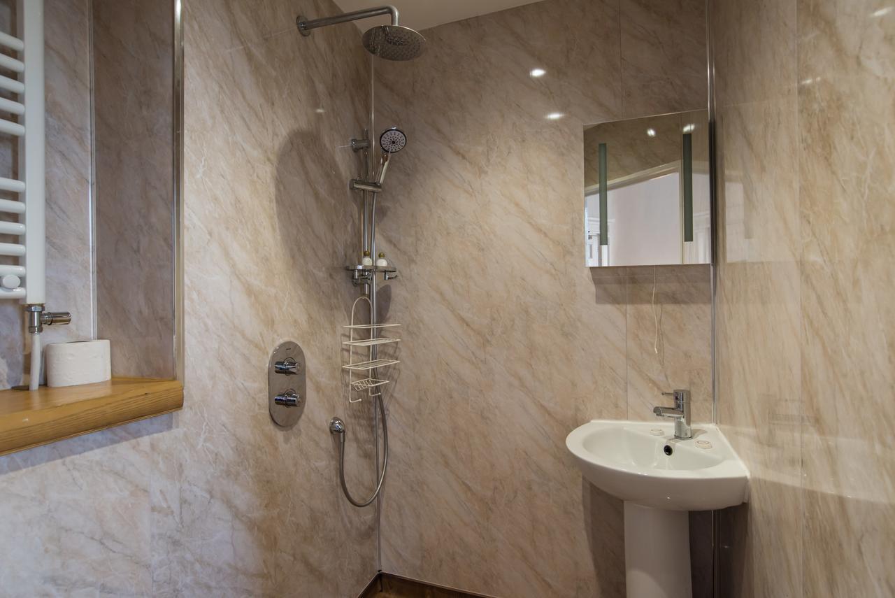No 46 Marine Terrace Aparthotel อาเบอรีสวิท ภายนอก รูปภาพ